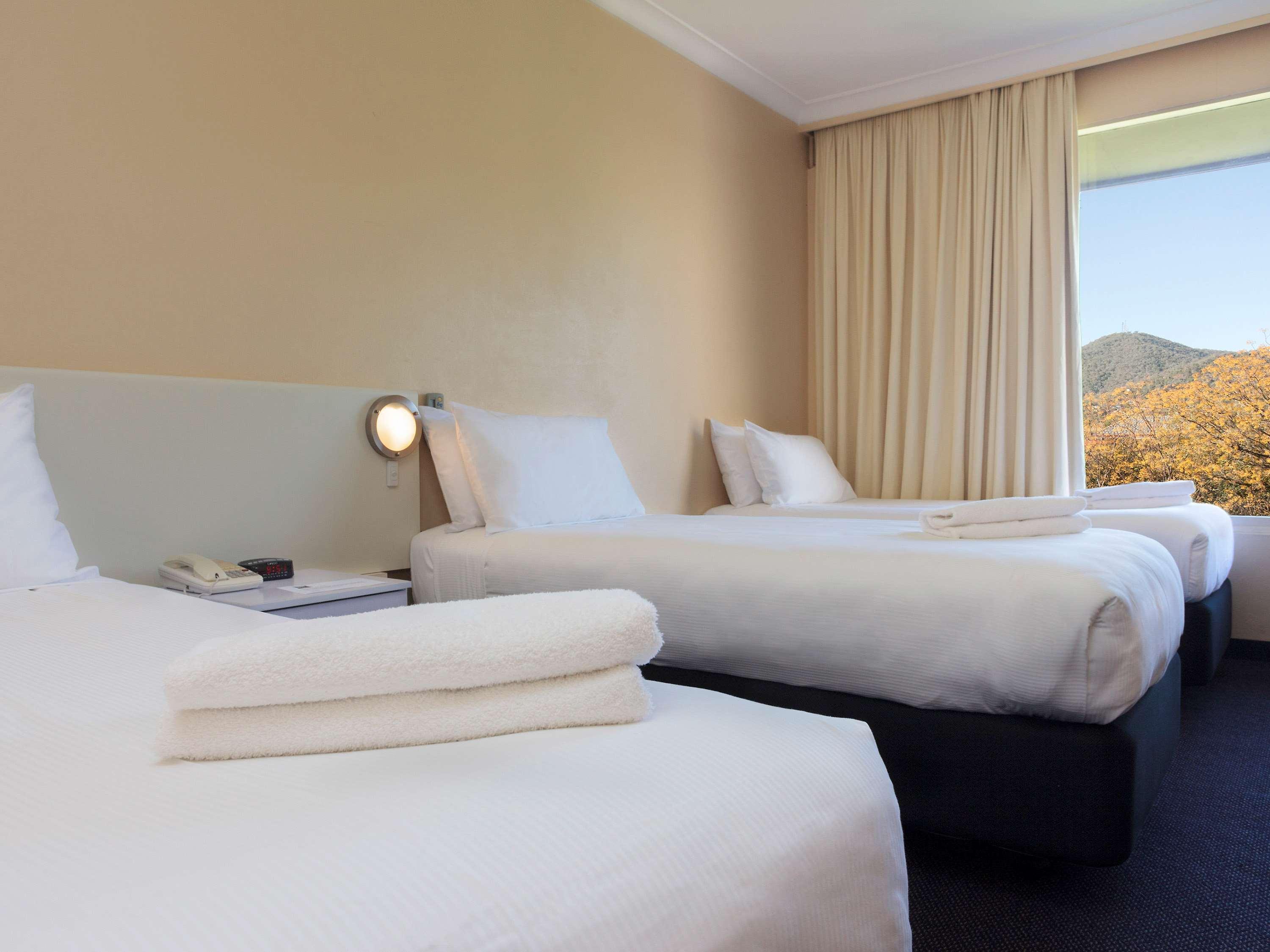 ホテル Ibis Styles タムワース エクステリア 写真