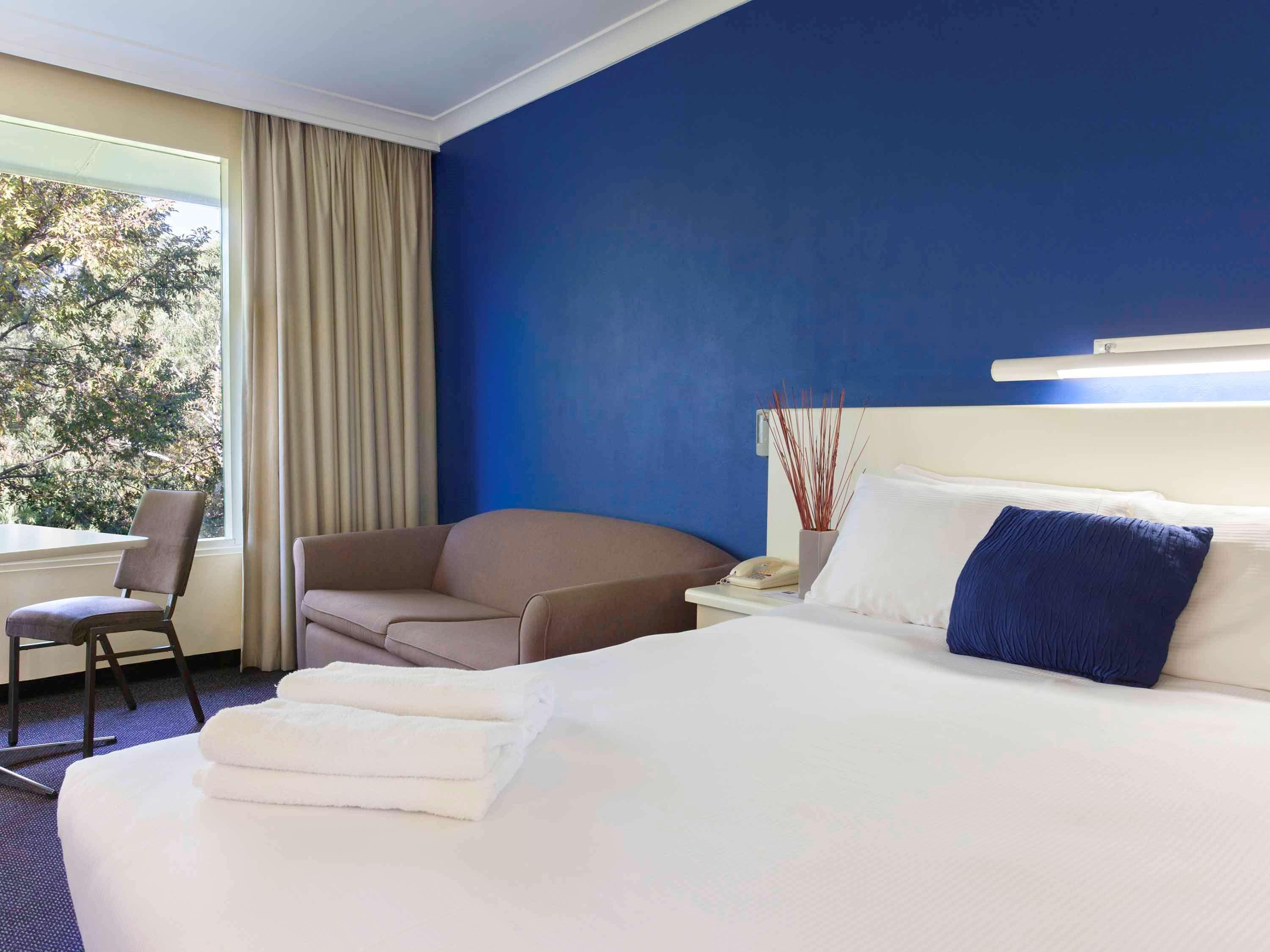 ホテル Ibis Styles タムワース エクステリア 写真