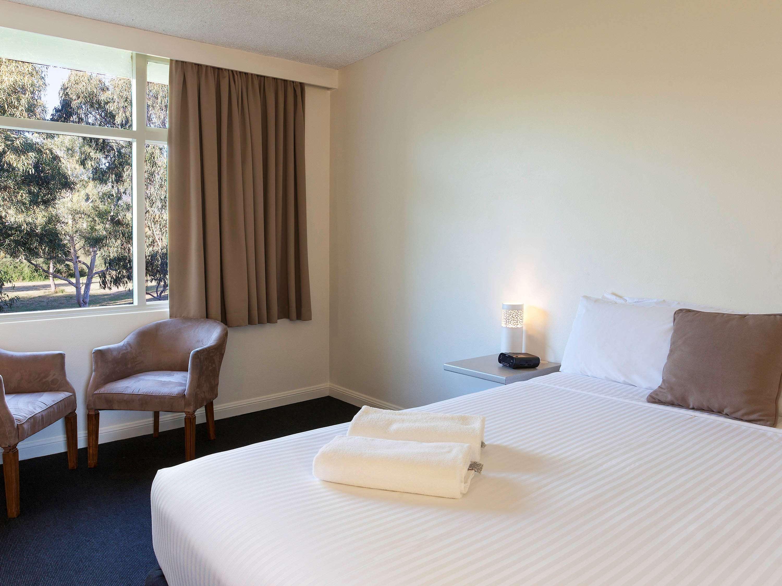 ホテル Ibis Styles タムワース エクステリア 写真
