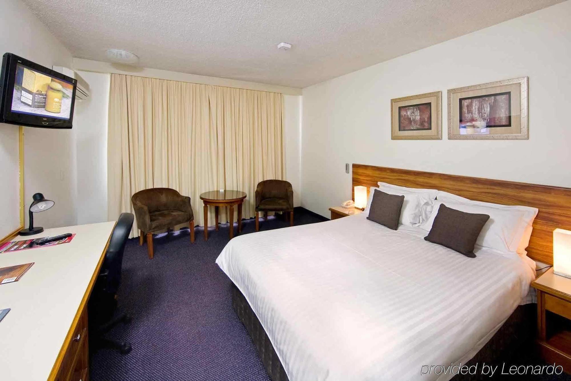 ホテル Ibis Styles タムワース 部屋 写真